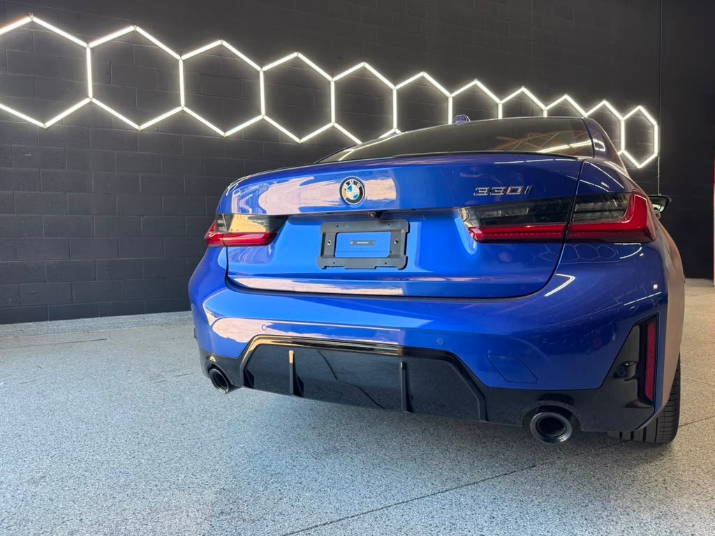 BMW 330i