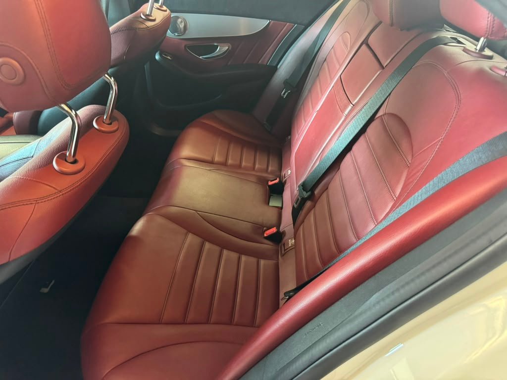 Mercedes-Benz C300